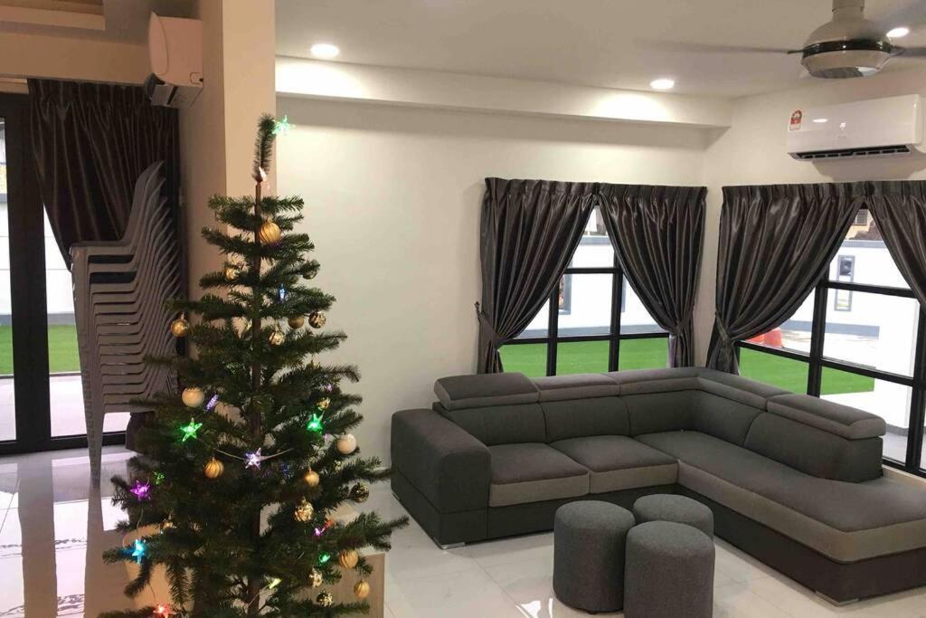 22Pax :Taman Pelangi Party House Nearby Midvelly Villa Johor Bahru Luaran gambar