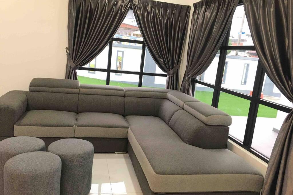 22Pax :Taman Pelangi Party House Nearby Midvelly Villa Johor Bahru Luaran gambar